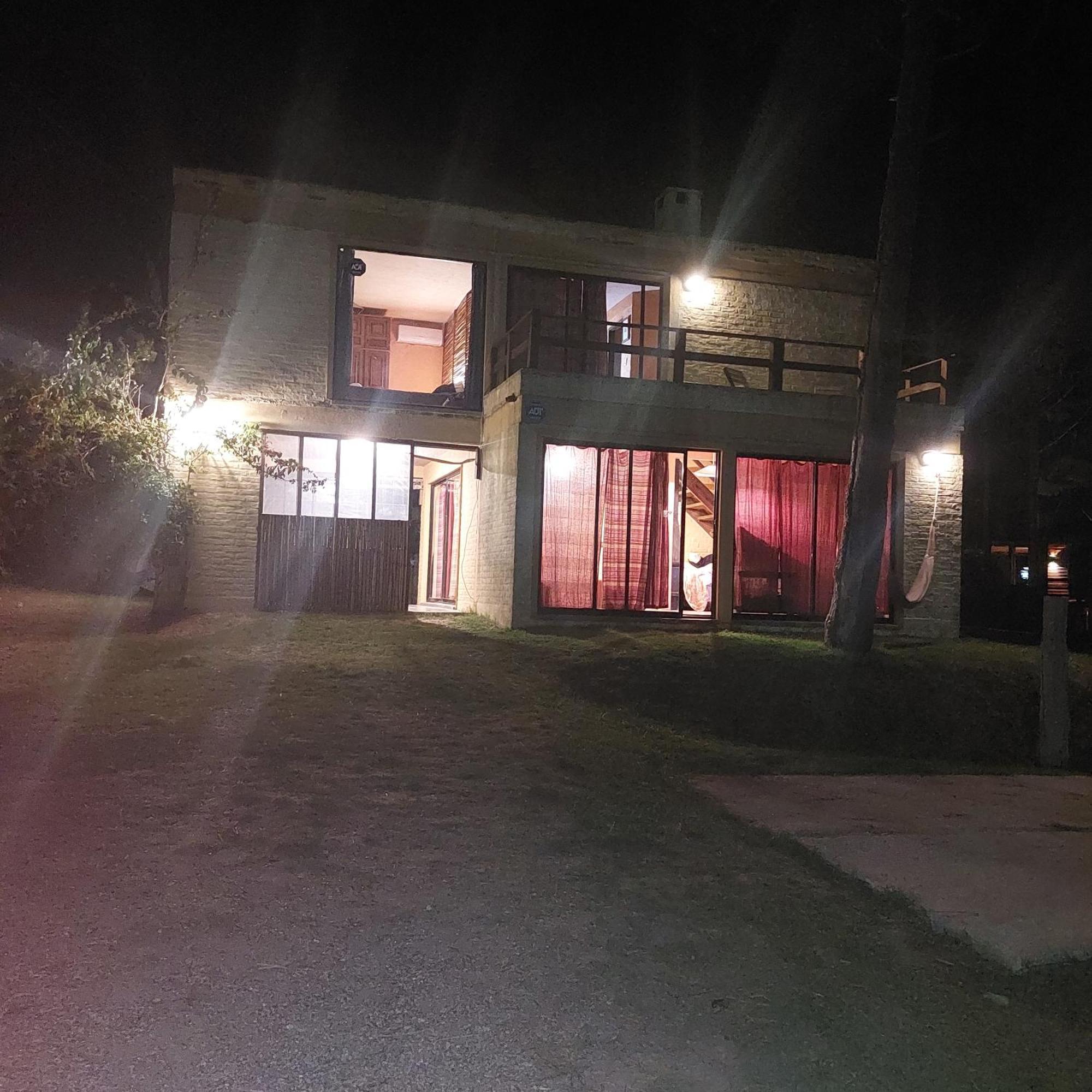 Casa Amarilla Con Jacuzzi Villa Punta Del Diablo Exterior photo